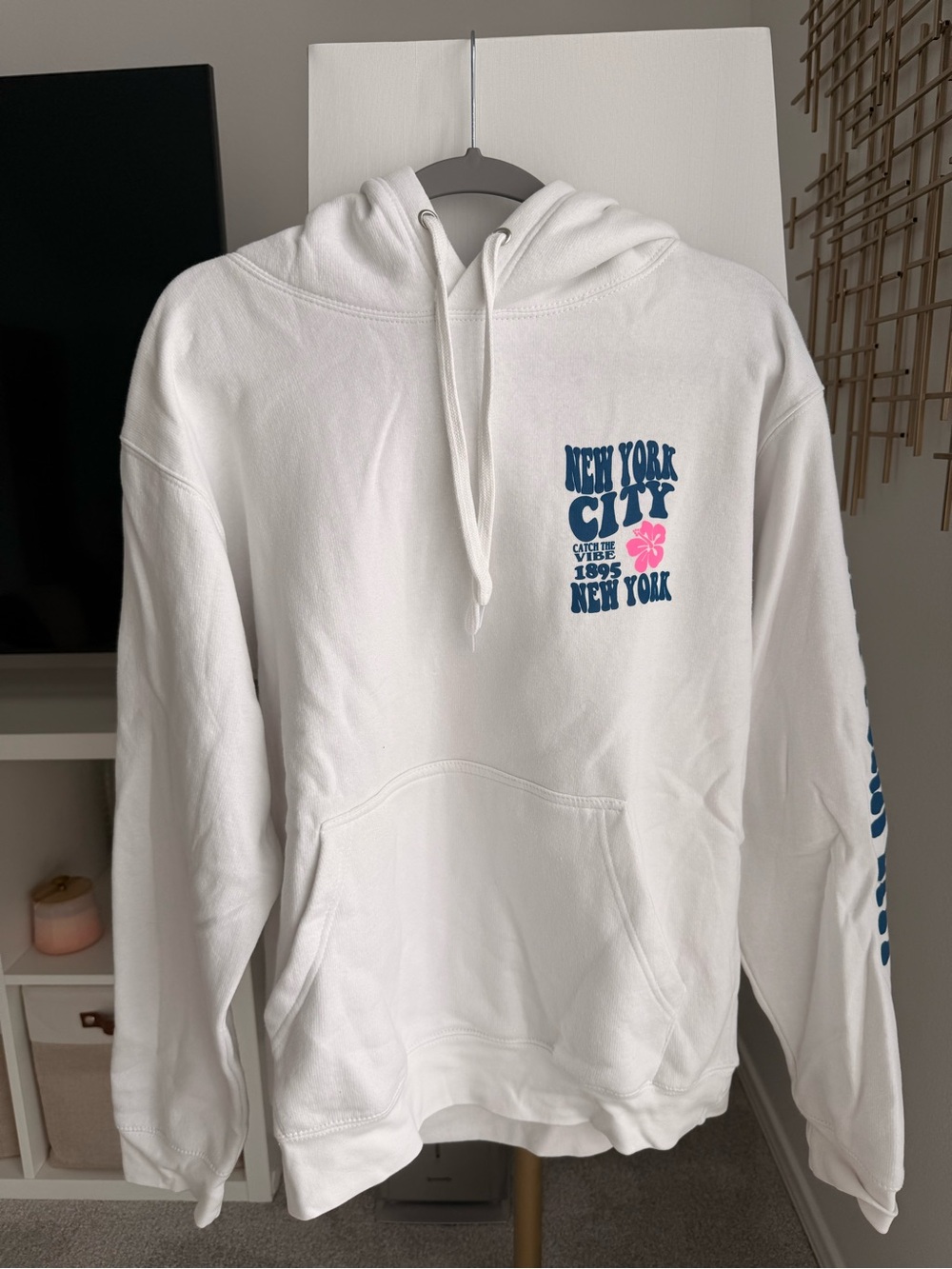 White New York City Graphic Hoodie Sweatshirt